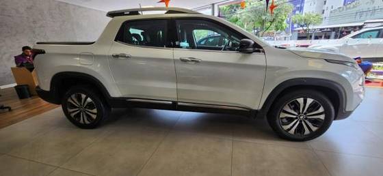 FIAT TORO 2.0 16V TURBO DIESEL VOLCANO 4WD AT9